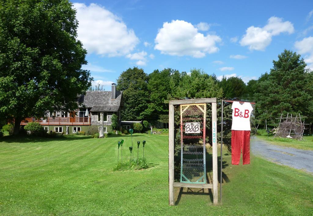 B&B Pinorama Sutton Exterior photo